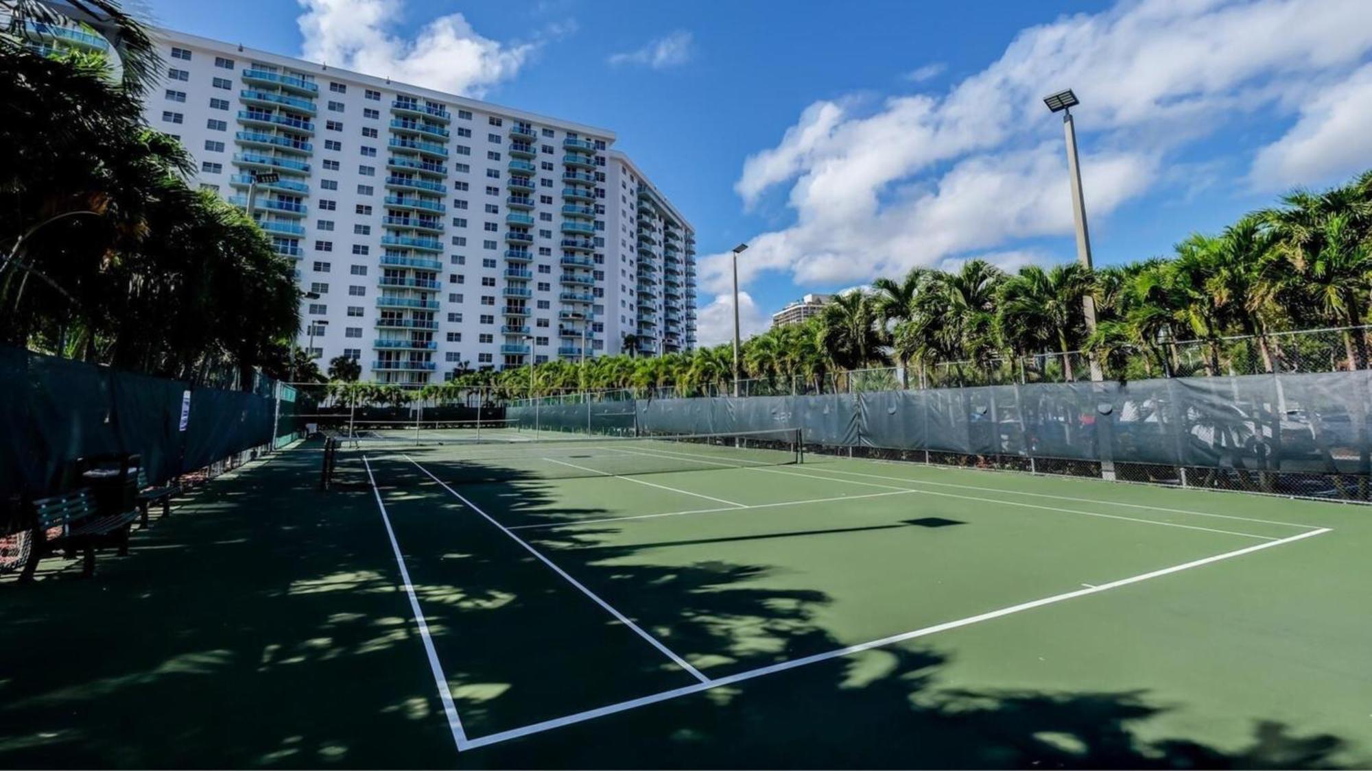 Sunny Isles Beachfront Oasis, Modern & Spacious Apartamento Exterior foto